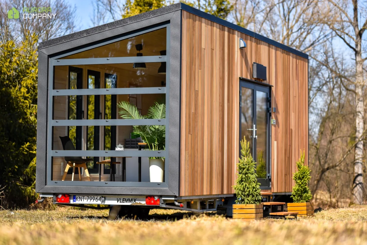 Originalaufnahme zum Beitrag: Workation im Tiny House: Warum Remote Work im Mini-Haus der neue europäische Lifestyle-Trend ist