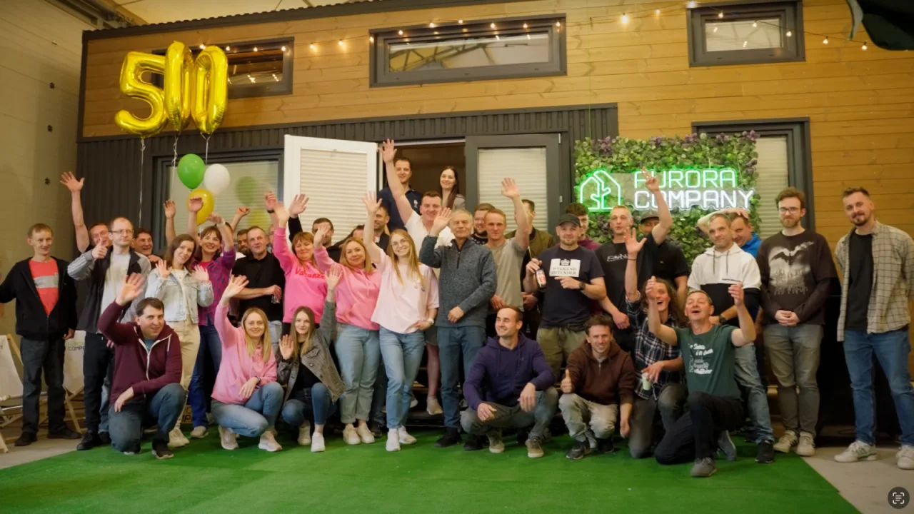 Team der Aurora Company hinter dem Evergreen Modulhaus