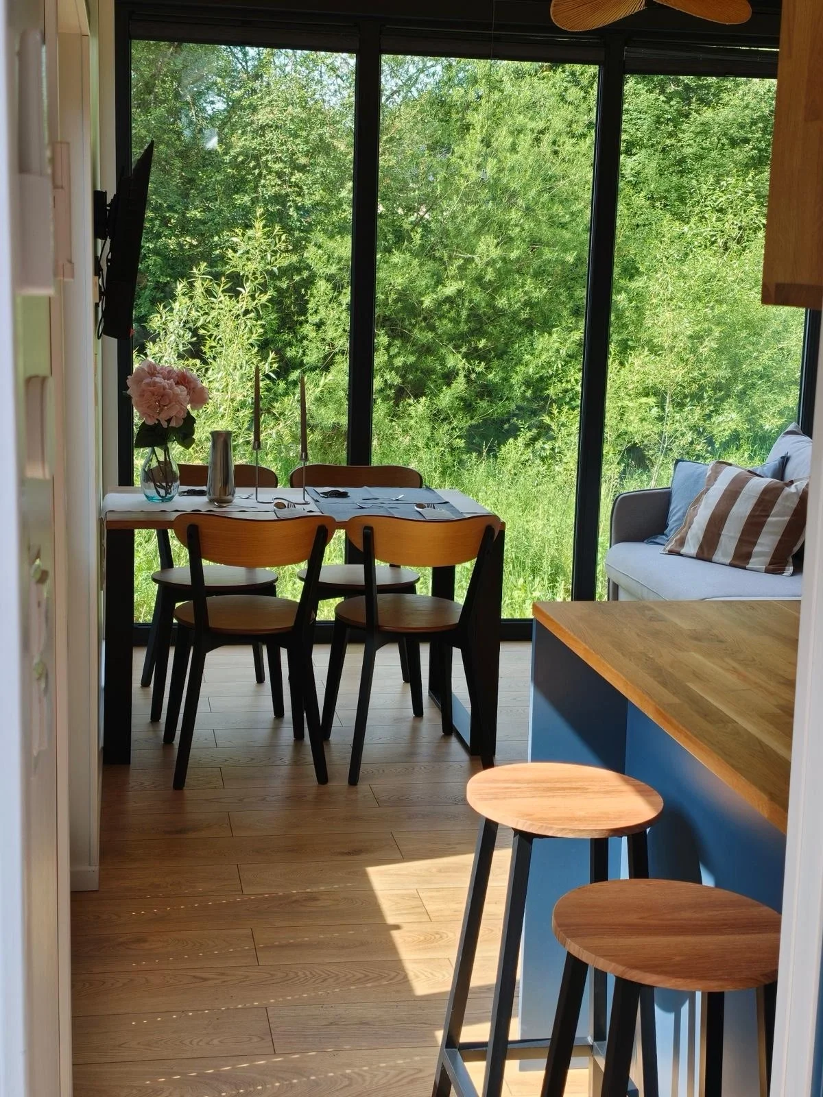 Originalaufnahme zum Beitrag: Open House Party im Tiny House: Klein anfangen, groß feiern